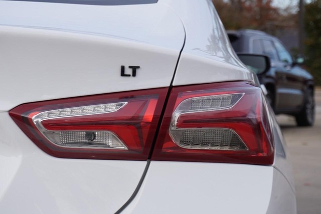 2023 Chevrolet Malibu LT FWD image 18