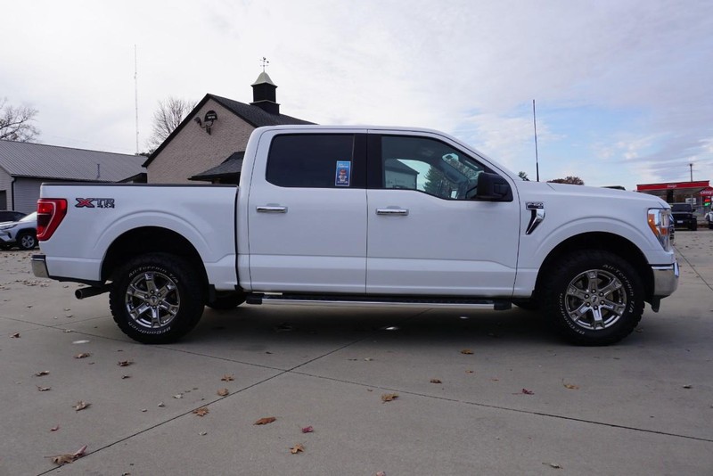 Ford F-150 Vehicle Full-screen Gallery Image 02