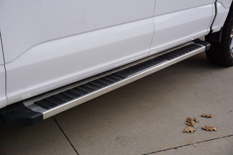 Ford F-150 Vehicle Full-screen Gallery Image 12