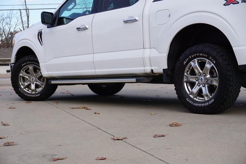 Ford F-150 Vehicle Full-screen Gallery Image 16