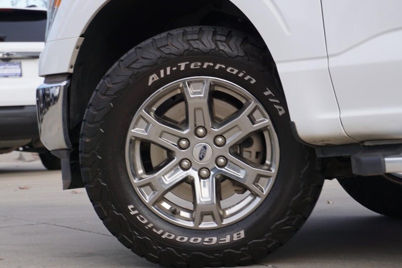 Ford F-150 Vehicle Full-screen Gallery Image 17