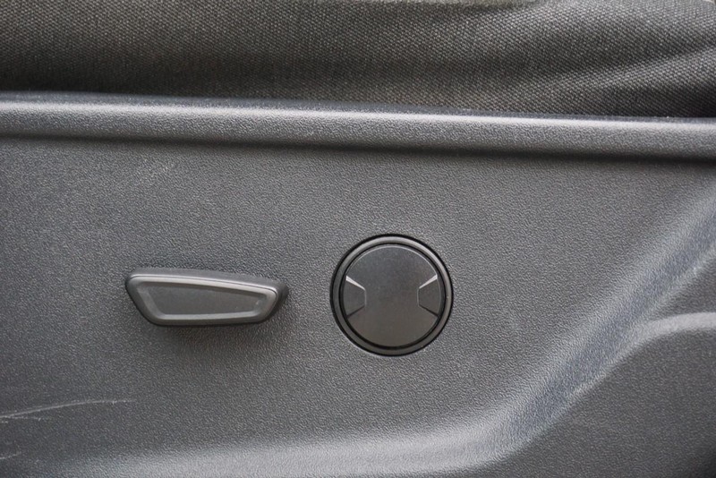 Ford F-150 Vehicle Full-screen Gallery Image 19