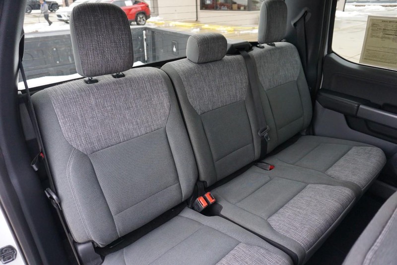 Ford F-150 Vehicle Full-screen Gallery Image 24