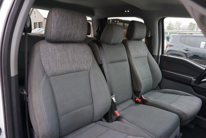 Ford F-150 Vehicle Full-screen Gallery Image 26