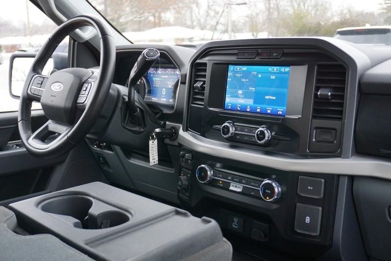 Ford F-150 Vehicle Full-screen Gallery Image 30
