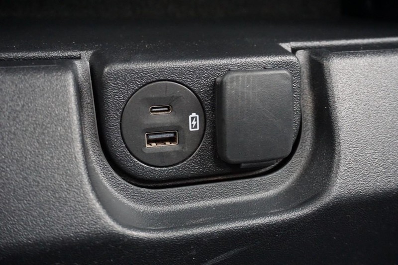 Ford F-150 Vehicle Full-screen Gallery Image 31