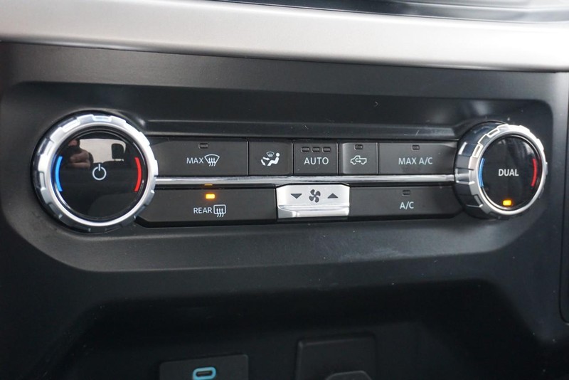 Ford F-150 Vehicle Full-screen Gallery Image 39