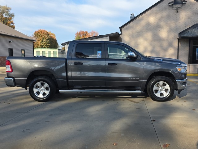 2023 Ram 1500 Big Horn Crew Cab 4WD image 02