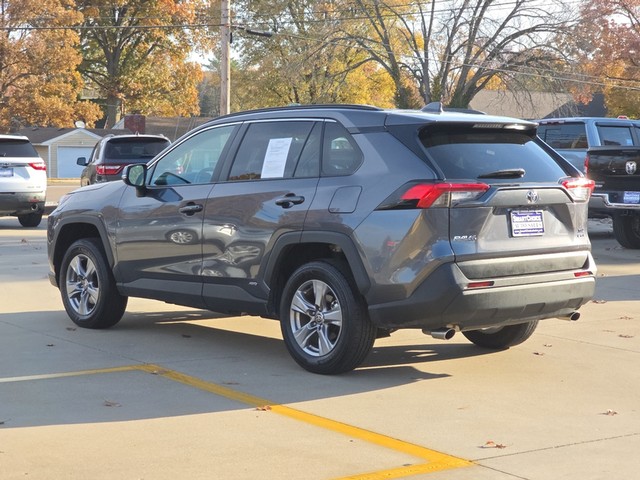 2025 Toyota RAV4 Hybrid XLE photo 4