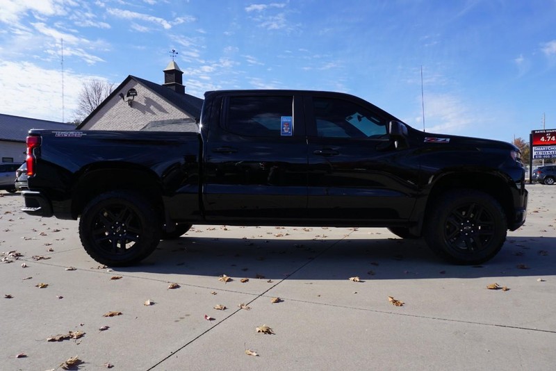 Chevrolet Silverado 1500 Vehicle Full-screen Gallery Image 02