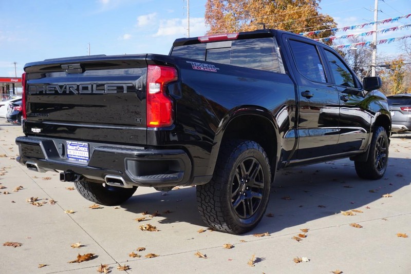 Chevrolet Silverado 1500 Vehicle Full-screen Gallery Image 03