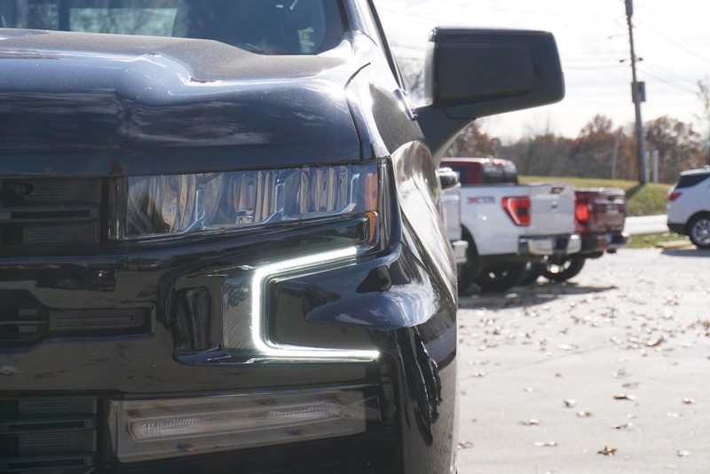 Chevrolet Silverado 1500 Vehicle Full-screen Gallery Image 10