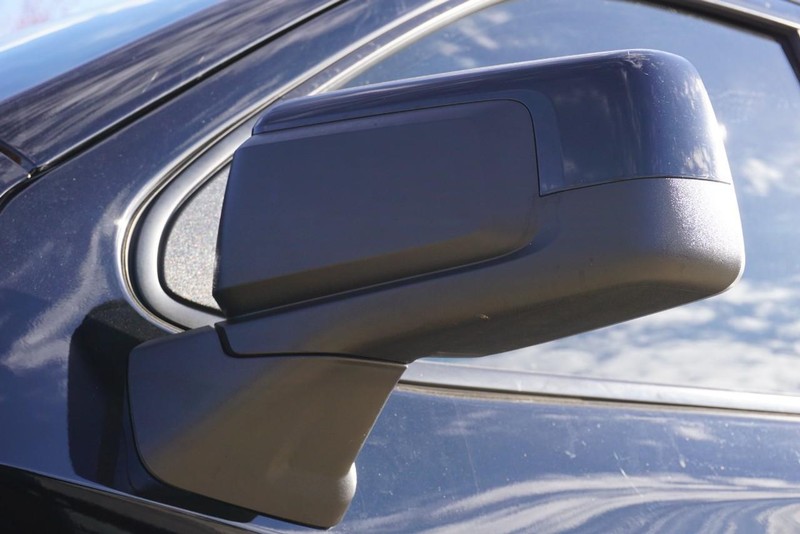 Chevrolet Silverado 1500 Vehicle Full-screen Gallery Image 13