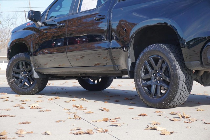 Chevrolet Silverado 1500 Vehicle Full-screen Gallery Image 14