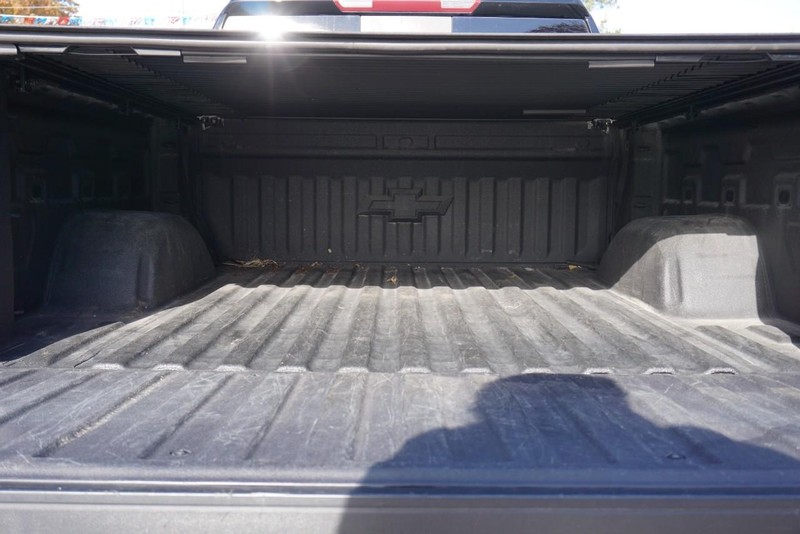 Chevrolet Silverado 1500 Vehicle Full-screen Gallery Image 22