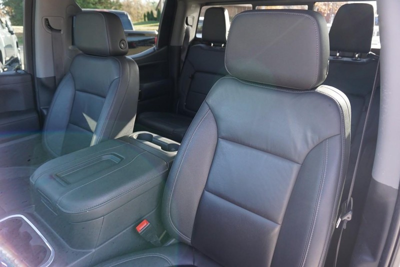 Chevrolet Silverado 1500 Vehicle Full-screen Gallery Image 25