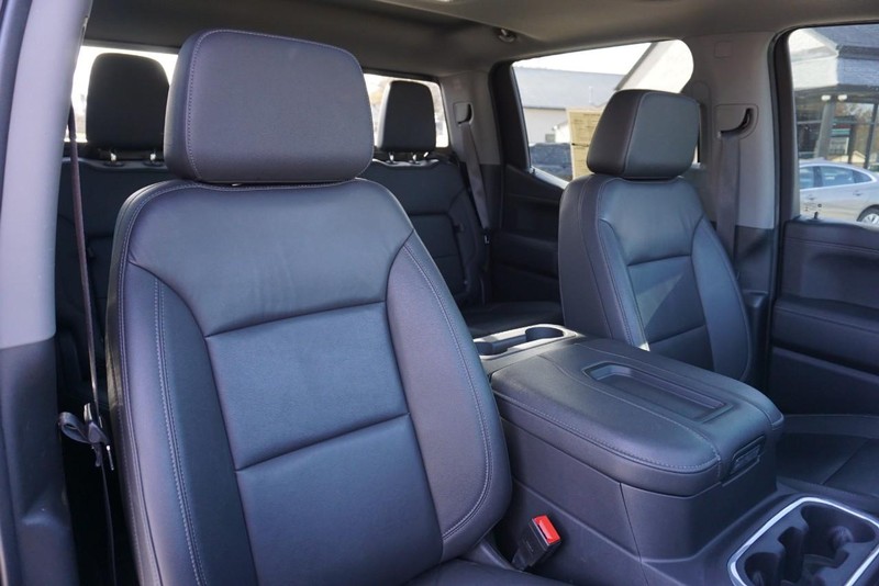 Chevrolet Silverado 1500 Vehicle Full-screen Gallery Image 31