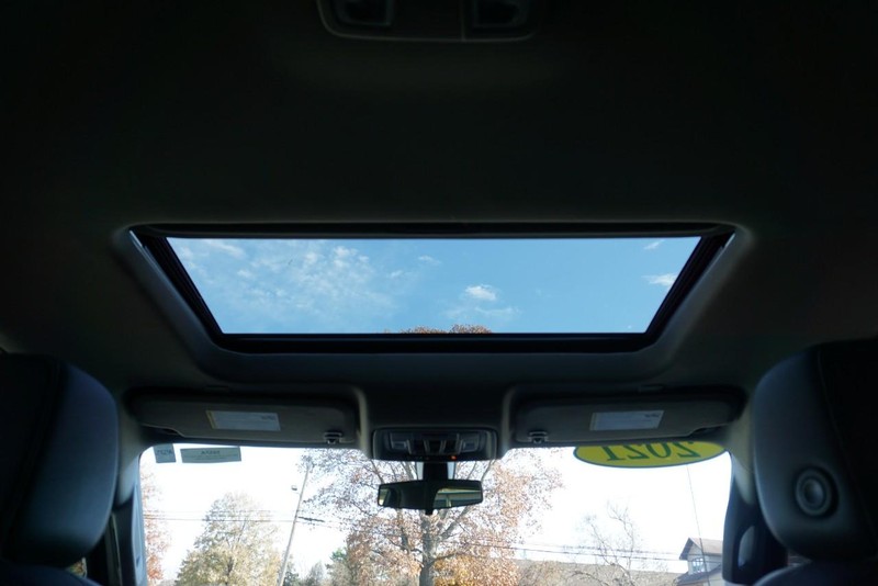 Chevrolet Silverado 1500 Vehicle Full-screen Gallery Image 35