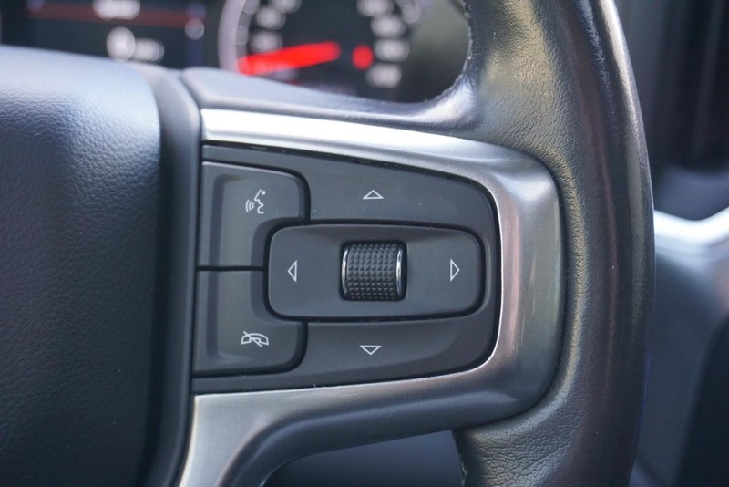 Chevrolet Silverado 1500 Vehicle Full-screen Gallery Image 38