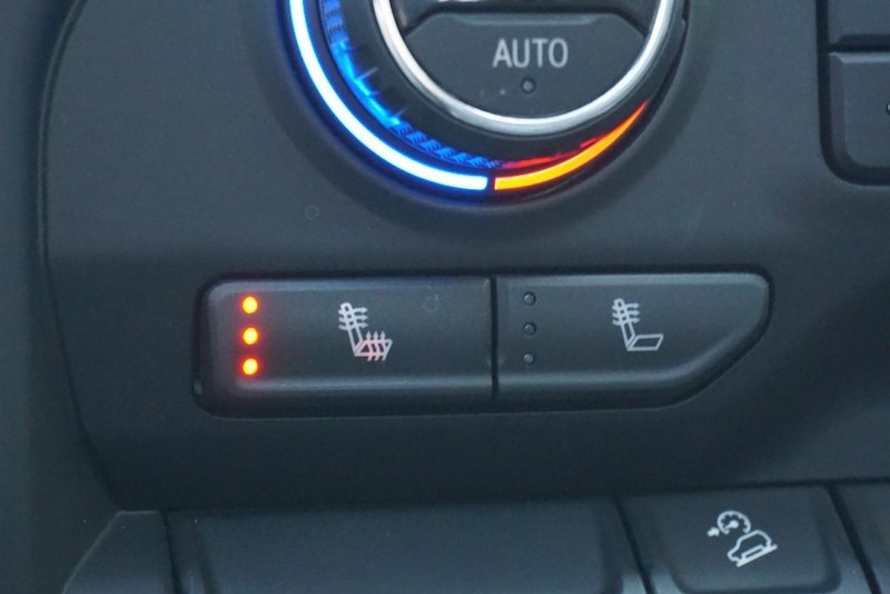 Chevrolet Silverado 1500 Vehicle Full-screen Gallery Image 41