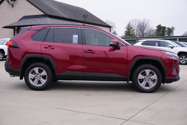 2024 Toyota RAV4 XLE FWD image 02