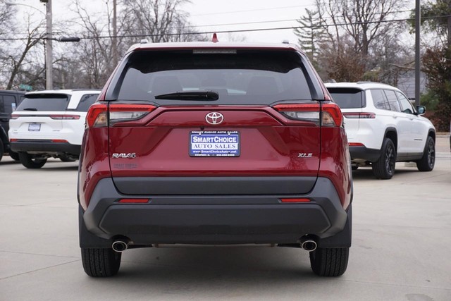 2024 Toyota RAV4 XLE FWD image 04