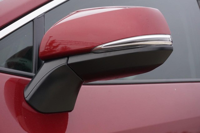 2024 Toyota RAV4 XLE FWD image 12