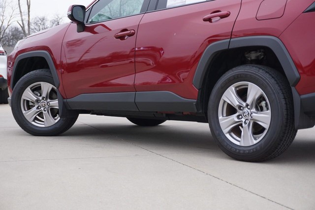 2024 Toyota RAV4 XLE FWD image 13
