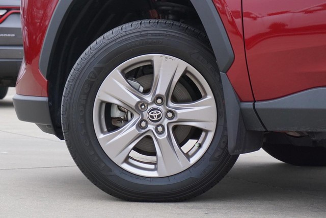 2024 Toyota RAV4 XLE FWD image 14