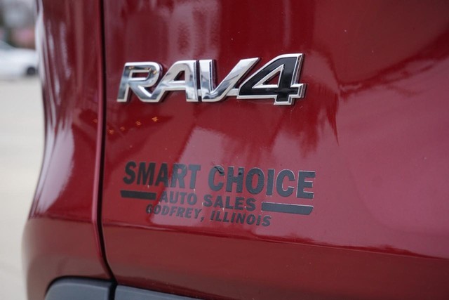 2024 Toyota RAV4 XLE FWD image 18
