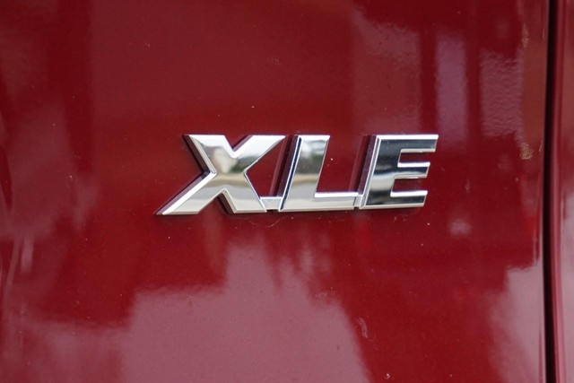 2024 Toyota RAV4 XLE FWD image 19