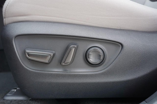 2024 Toyota RAV4 XLE FWD image 22