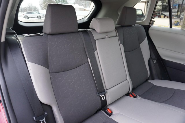 2024 Toyota RAV4 XLE FWD image 27