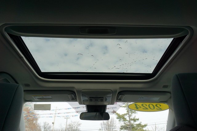 2024 Toyota RAV4 XLE FWD image 33