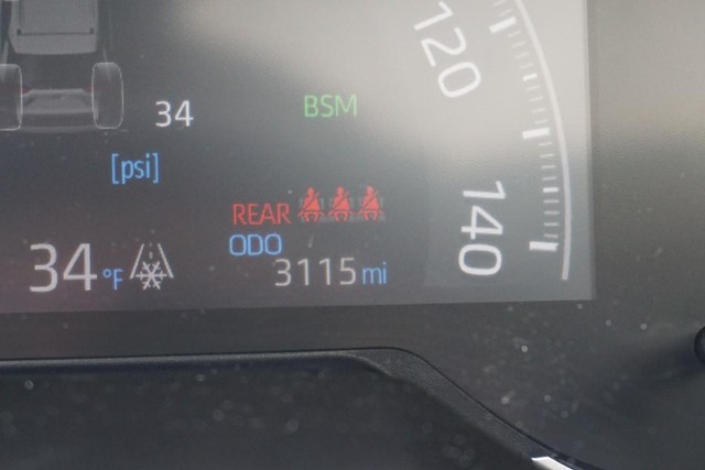 2024 Toyota RAV4 XLE FWD image 39