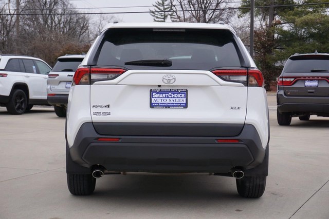 2024 Toyota RAV4 XLE FWD image 04