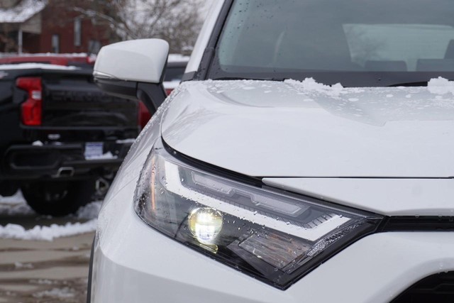 2024 Toyota RAV4 XLE photo 4