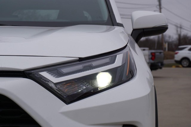 2024 Toyota RAV4 XLE FWD image 10