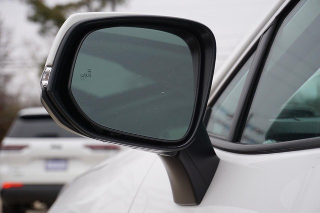 2024 Toyota RAV4 XLE FWD image 15