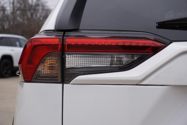 2024 Toyota RAV4 XLE FWD image 16
