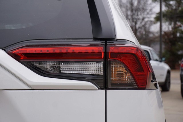 2024 Toyota RAV4 XLE FWD image 17