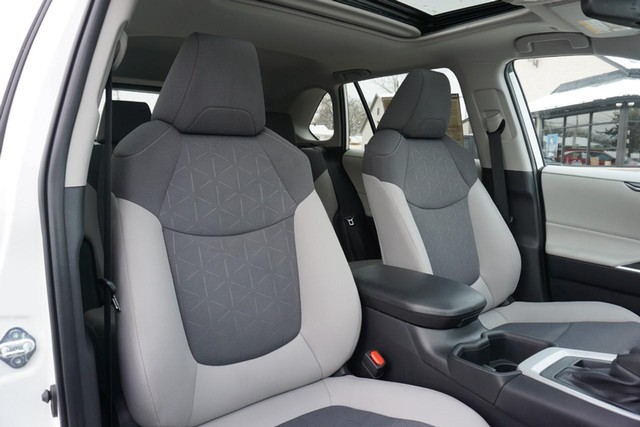 2024 Toyota RAV4 XLE FWD image 29