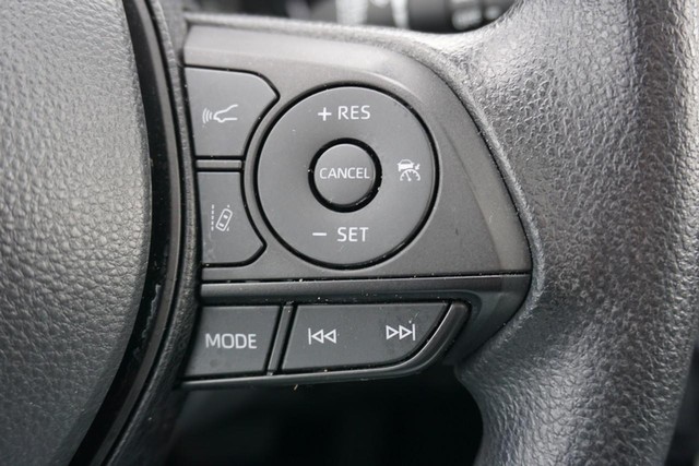 2024 Toyota RAV4 XLE FWD image 36