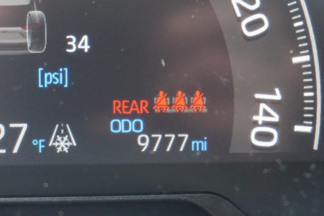 2024 Toyota RAV4 XLE FWD image 38