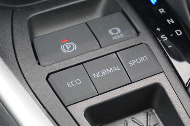 2024 Toyota RAV4 XLE FWD image 43