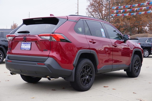 2024 Toyota RAV4 XLE photo 2