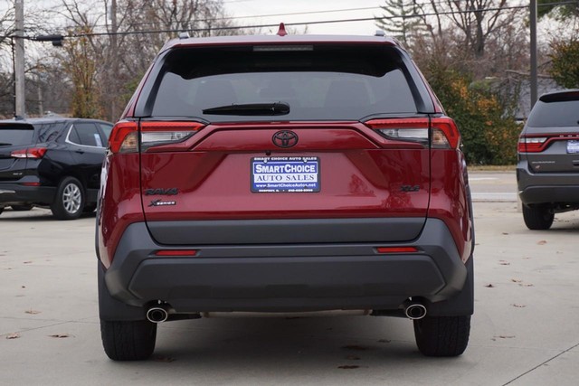 2024 Toyota RAV4 XLE photo 3