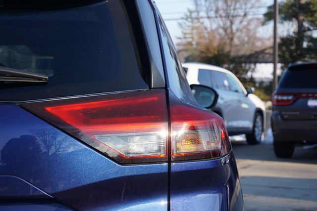 2023 Nissan Rogue SV Premium FWD image 17