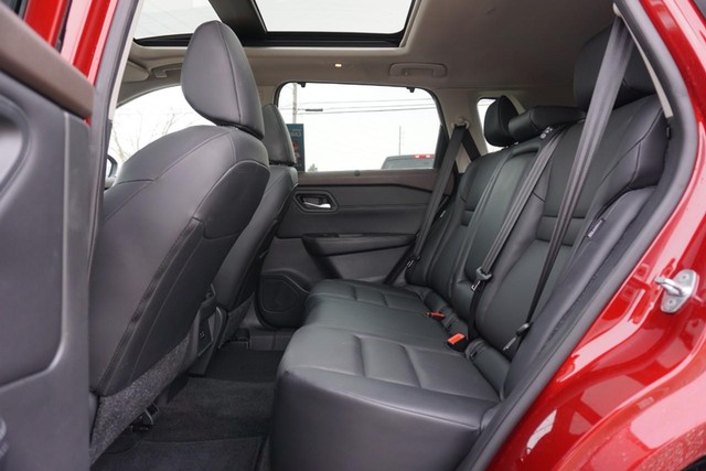 2023 Nissan Rogue SV Premium FWD image 24