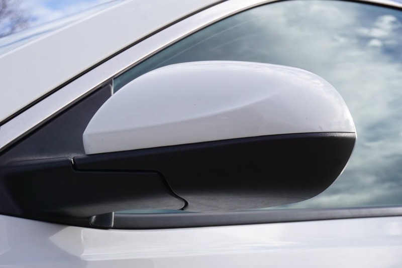 Buick Encore GX Vehicle Full-screen Gallery Image 12